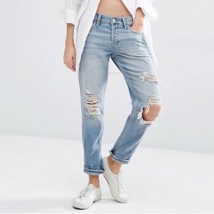 A&F Boyfriend Straight Jean